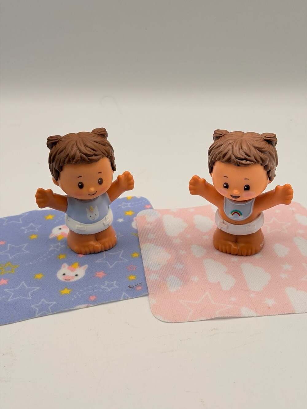 Fisher-Price Little People Snuggle Twins Baby Figures with Blankets